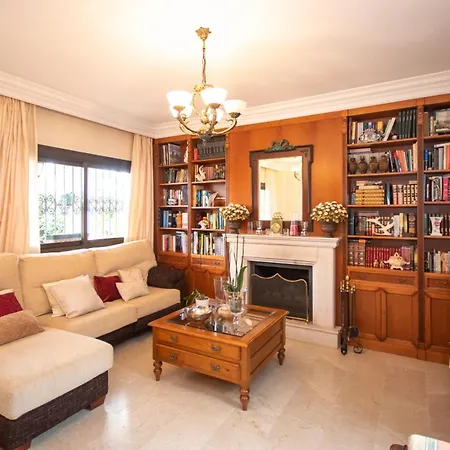 Cubo's Palacio Valdes Willa *