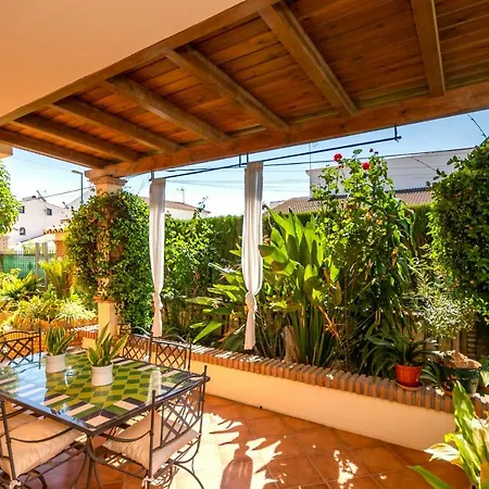 Willa Cubo's Palacio Valdes *